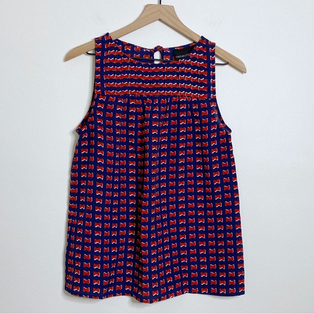 Cynthia Red Blue Rowley Allover Bow Print Sleeveless Blouse Top Size Small